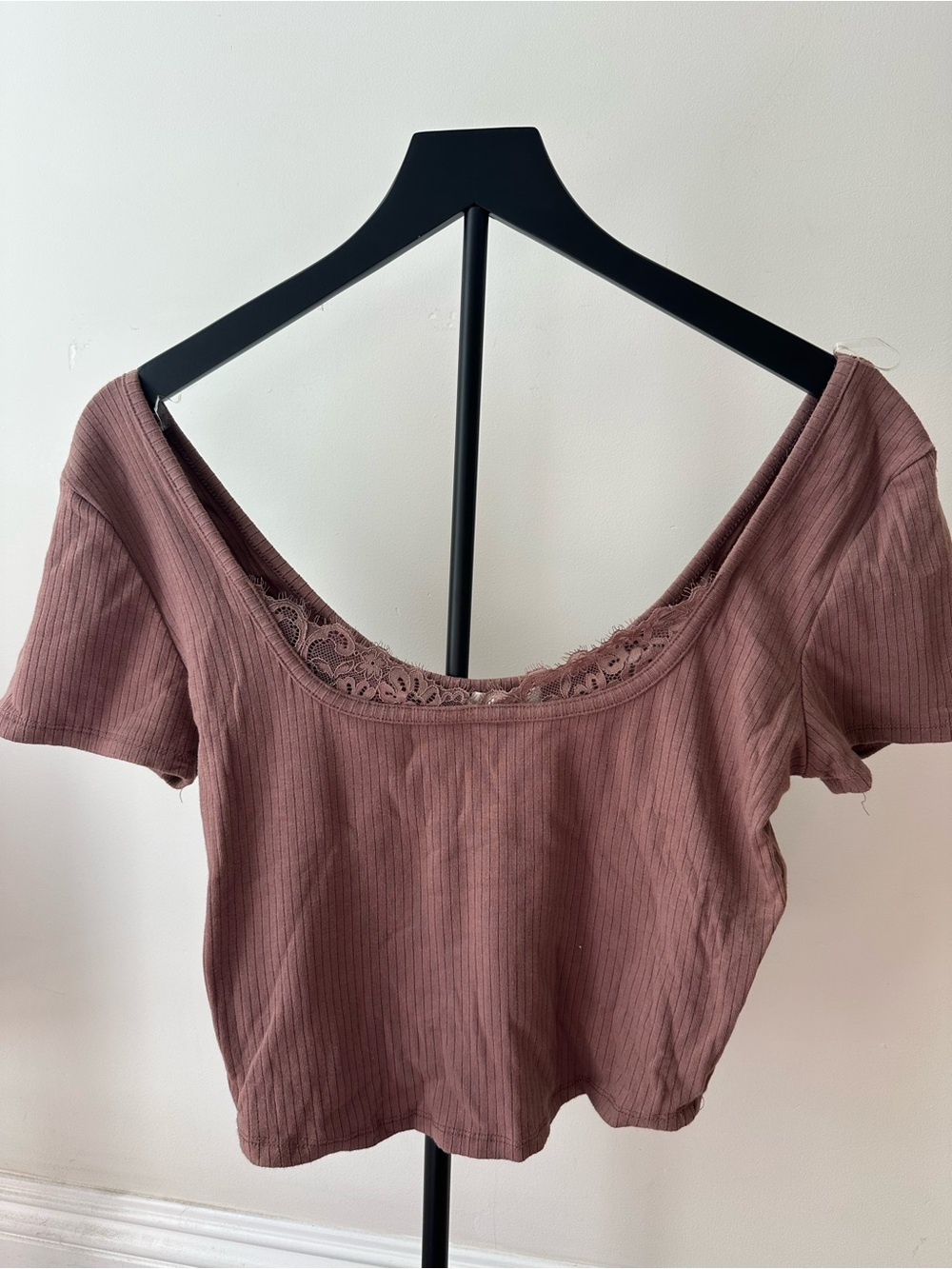 Bozzolo - Size L - Crop Ribbed Shirt w/ Lace